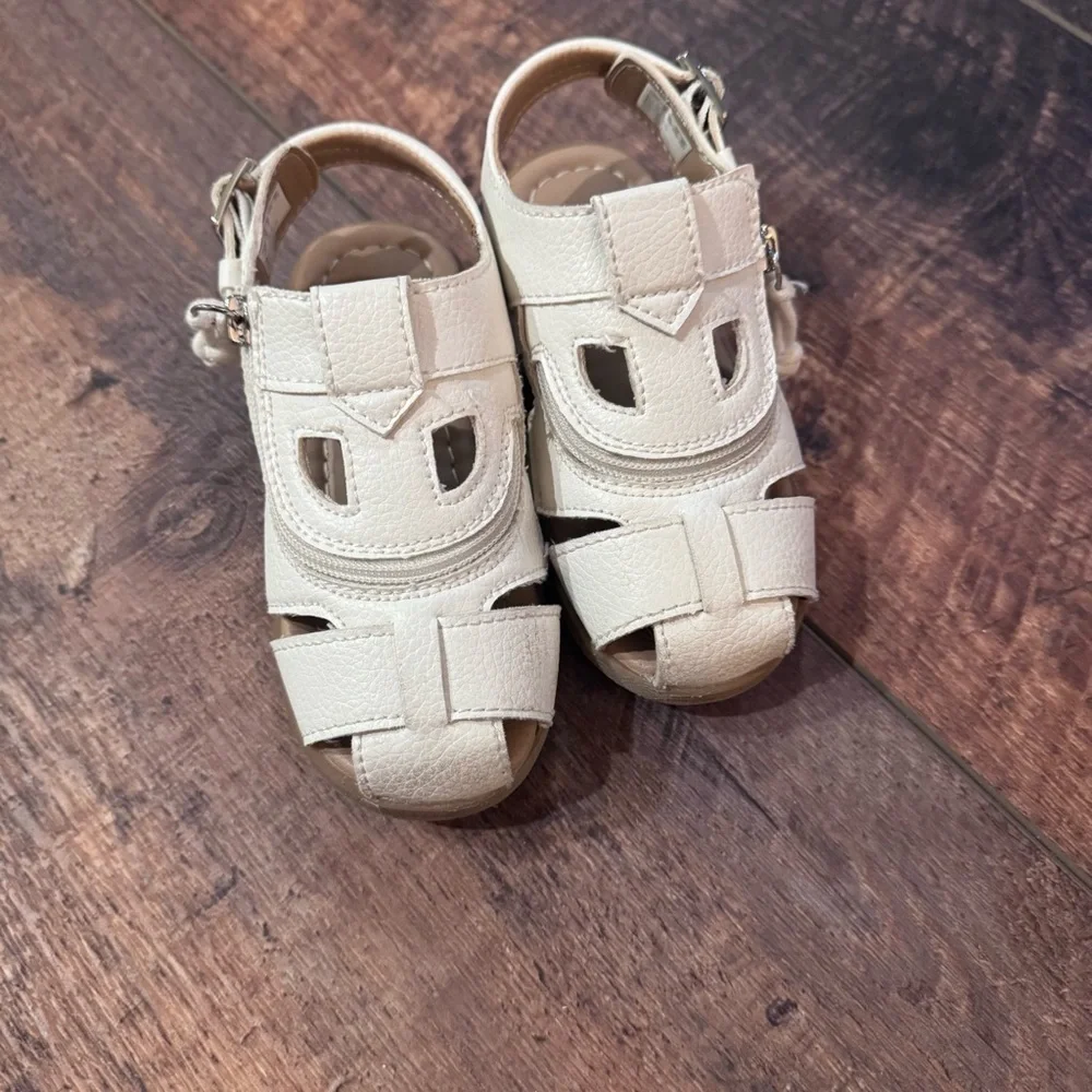 🤍👣 Billy Footwear White Sandals – Toddler 9M 👣🤍